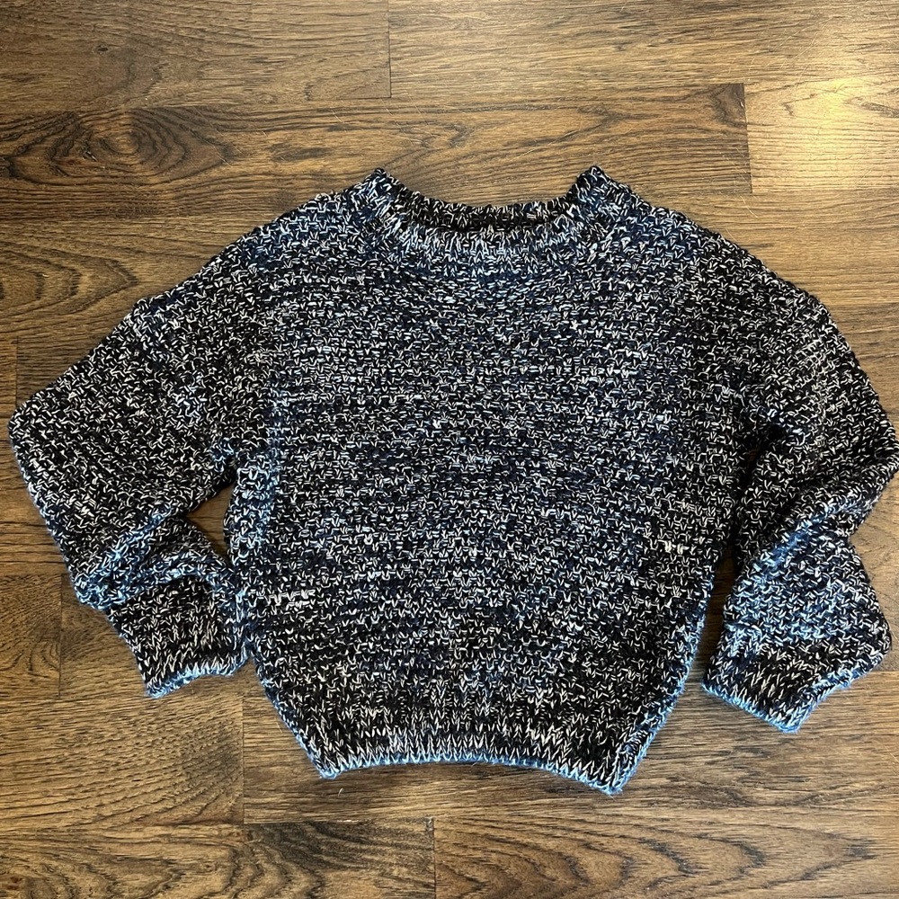 Forever 21 Women’s Black and White Knit Sweater size small